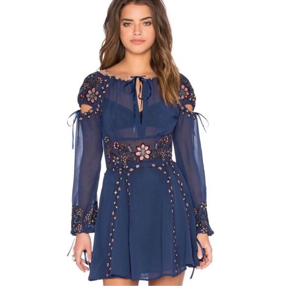 For Love & Lemons Niccola Embroidery Floral Mini Dress Size Medium NEW - Picture 9 of 9